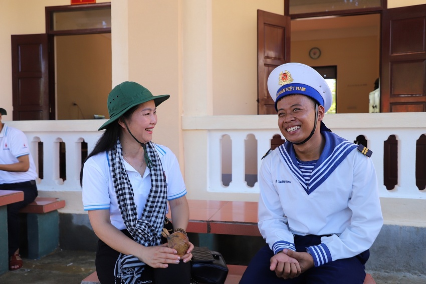 Tập đoàn Dầu khí Việt Nam thăm, động viên cán bộ chiến sĩ, người dân tại huyện đảo Trường Sa và Nhà giàn DK1/9 – Ba Kè